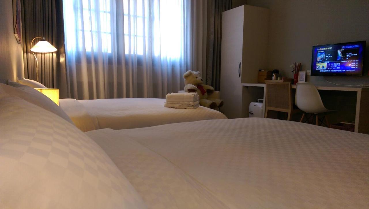 Leo 111/Arena Ruifeng Hotel Kaohsiung Exterior photo